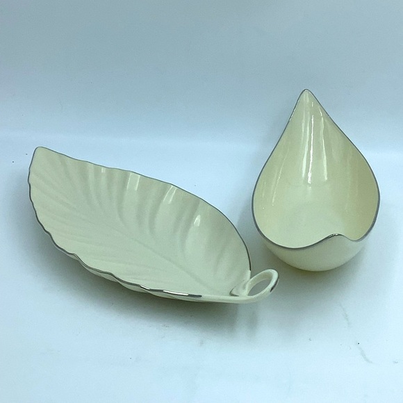 Two Lenox Leaf Shaped Serving Dishes - Picture 2 of 12
